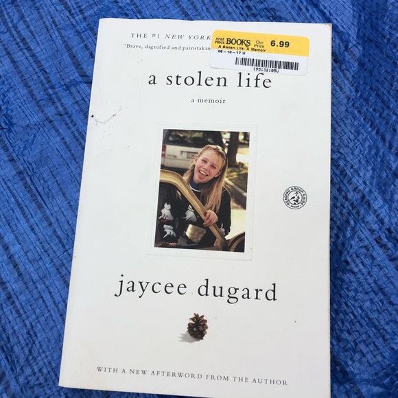 Books - Picture 7 of 16